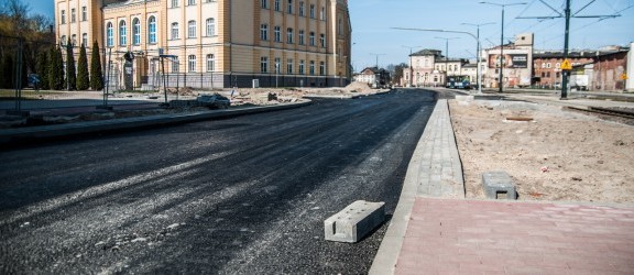 Wylano asfalt na ul. Pocztowej. Czy Eurovia skończy budowę w terminie?