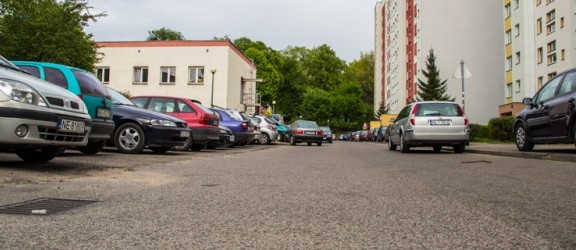Brak parkingów i wąska uliczka problemem na ul. Rodziny Nalazków