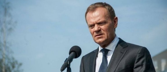Czy premier Tusk zdementuje informacje o referendum w Elblągu? 