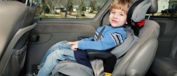 Jak wybrać fotelik samochodowy dla dziecka? Podpowiadamy!