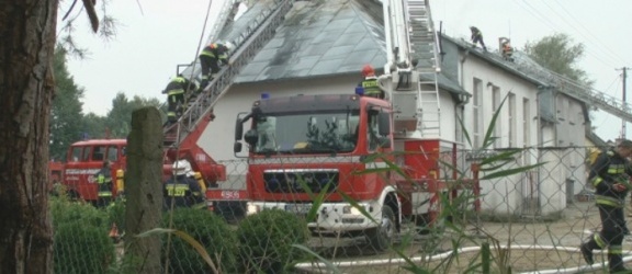 90 strażaków walczyło z pożarem kościoła. Zobacz film