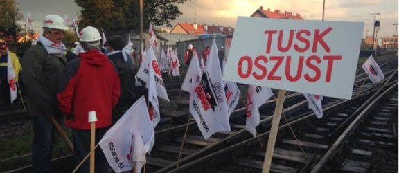 Górnicy blokują tory kolejowe w Braniewie. Zobacz film