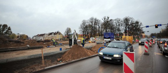 Kolejny etap budowy ronda u zbiegu Browarnej i Brzeskiej