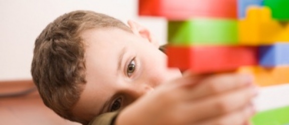 Zabawki i zajęcia wspomagające zdolności manualne dziecka