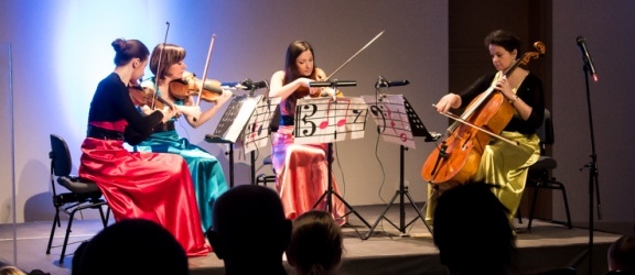Kwartet Agitato zabrał młodych elblążan w muzyczną podróż