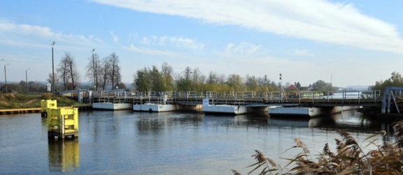 Most pontonowy w Nowakowie - miasto zleciło ekspertyzę