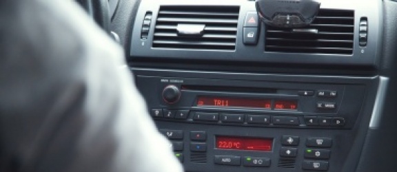 Sygnał cyfrowy, a wybór radia do samochodu
