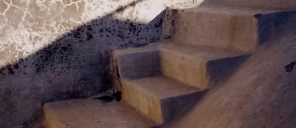 Co położyć na schody betonowe?
