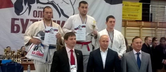 Fighter z srebrnym medalem na Ogólnorosyjskim Turnieju Walki Wręcz