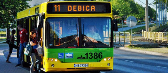 Zmiany w rozkładach jazdy i trasach autobusów komunikacji miejskiej