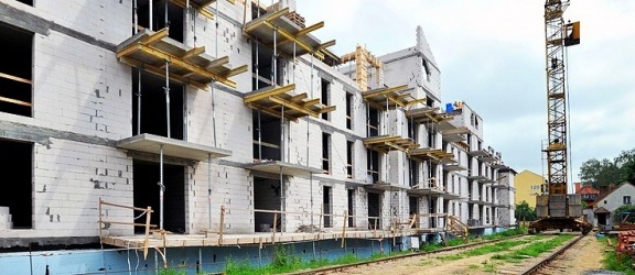 Utrzymanie mieszkania będzie jeszcze droższe. Alternatywą budownictwo jednorodzinne?