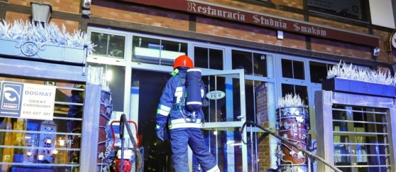 Pożar kamienicy na Starym Mieście. 20 strażaków w akcji