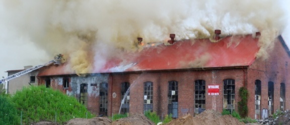 Pożar hali na ul. Grunwaldzkiej