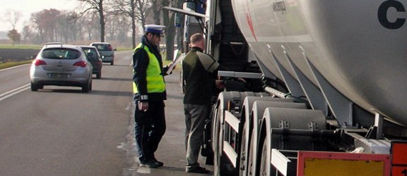 Kontrole ciężarówek i autobusów w ramach policyjnej akcji Truck
