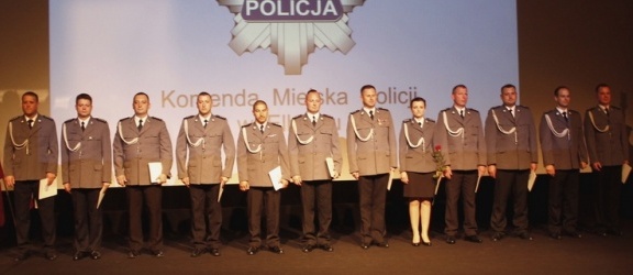 Dziś swoje święto obchodzą elbląscy policjanci. Wręczono awanse, medale i odznaczenia