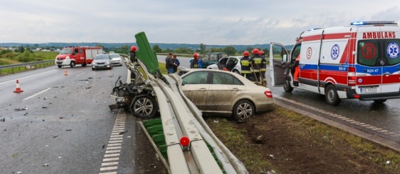 Wypadek na S7, dwie osoby w ciężkim stanie