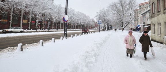 Największe opady dzisiejszej nocy odnotowano w okolicach Elbląga. Spadło nawet 20 cm śniegu