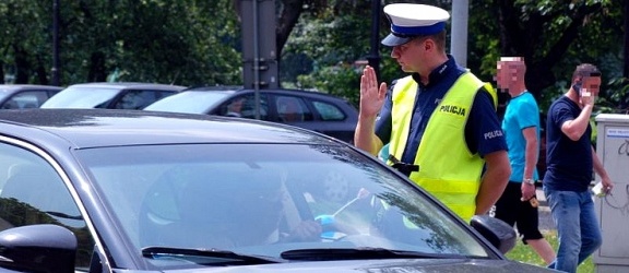 267 mandatów, 104 pouczenia, odebrane 3 prawa jazdy. Policjanci podsumowali ostatni weekend wakacji
