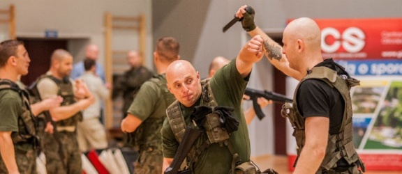 Szkolenie walki wręcz żołnierzy i instruktorów 16PDZ
