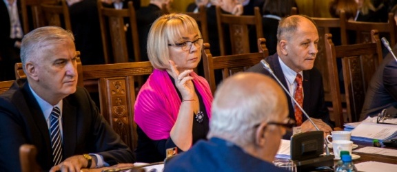 Radni zdecydowali o dofinansowaniu zakupu karetki za 250 tys. zł