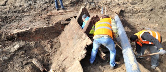 Rozpoczęto kolejne prace archeologiczne na placu Słowiańskim