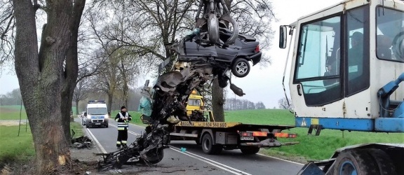Tragiczny wypadek kierowcy BMW. Z samochodu zostały zgliszcza