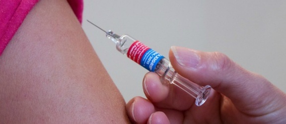 W województwie rusza program szczepień najbardziej kontrowersyjną szczepionką