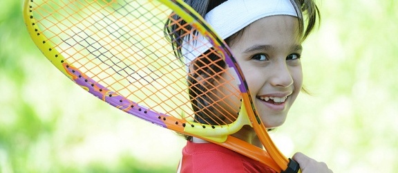 Jak wybrać rakietę do tenisa ziemnego dla dziecka?