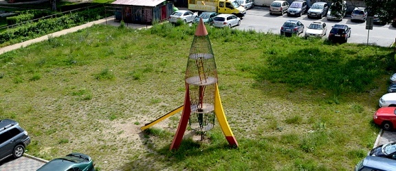 Czy legendarna rakieta z lat sześćdziesiątych zniknie z podwórka przy ulicach: Mącznej, 1 Maja i Hetmańskiej? (+zdjęcia)