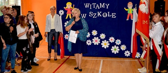  Uroczyste rozpoczęcie nowego roku szkolnego w Szkole Podstawowej nr 14 w Elblągu (+ zdjęcia)