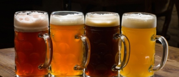 Polacy odchodzą od mocnych trunków, rośnie sprzedaż piwa bezalkoholowego