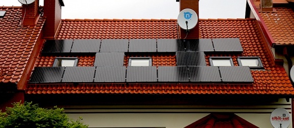  Elbląg. Energię słoneczną zamienią na elektryczną. Na dachu krytej pływalni będzie instalacja fotowoltaiczna