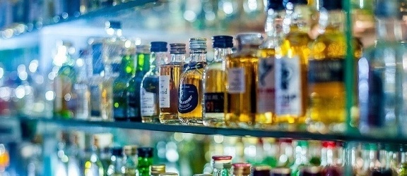 Elbląg. Czy butelki z alkoholem znikną z witryn sklepowych? 