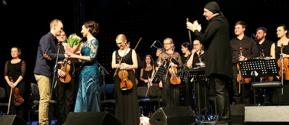 Elbląska Orkiestra Kameralna zagrała dla elblążan z okazji Narodowego Święta Niepodległości (+ zdjęcia)