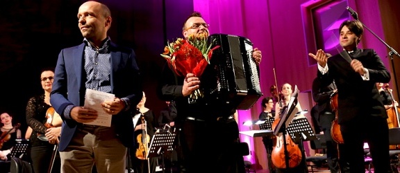 Dwa prawykonania podczas koncertu elbląskich kameralistów „Wielkich symfonii czar” (+ zdjęcia)