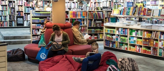 Jak dużo czytacie? 38 % Polaków przeczytało w ostatnim roku co najmniej jedną książkę