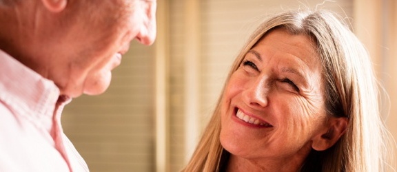 Jak opiekować się osobą starszą? Pierwsze oznaki demencji