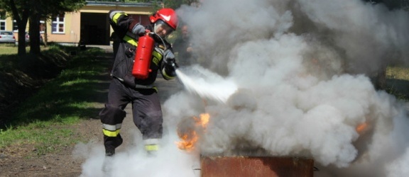 Braniewo. Egzamin wojskowych strażaków