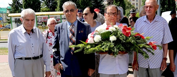 Elblążanie uczcili pamięć ofiar zbrodni wołyńskiej. 75. rocznica ludobójstwa na Wołyniu (+ zdjęcia) 