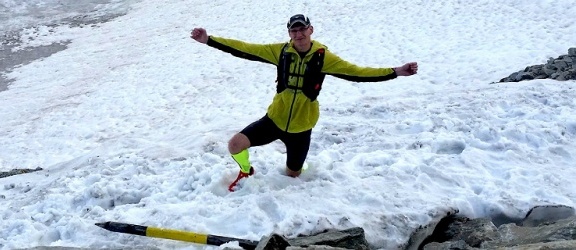 Najlepszy biegacz z Elbląga uciekł przed upałem na lodowiec (+ zdjęcia)