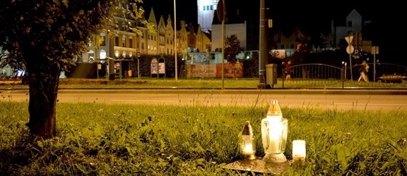 16 lat temu na placu Słowiańskim w Elblągu posadzono dąb... Zaproszenie na spotkanie