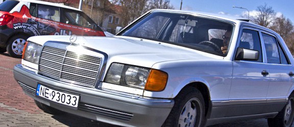 FURA 10 - Mercedes biały