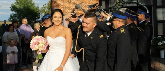 Ślub strażaka w Braniewie (+ zdjęcia)