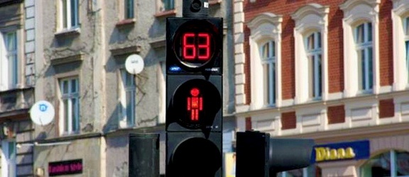 Radni PiS postulują wprowadzenie w Elblągu liczników czasu na skrzyżowaniach