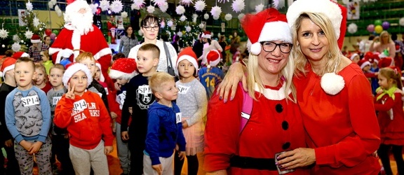 Mikołajki 2018. Blisko tysiąc najmłodszych elblążan bawiło się w hali MOSir-u (+ zdjęcia)