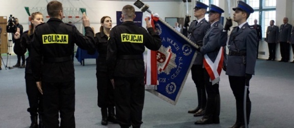 Czterech nowych policjantów rozpocznie służbę w Elblągu