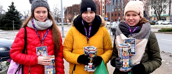 WOŚP gra w Elblągu. Na ulicach naszego miasta kwestuje 450 wolontariuszy (+ zdjęcia)