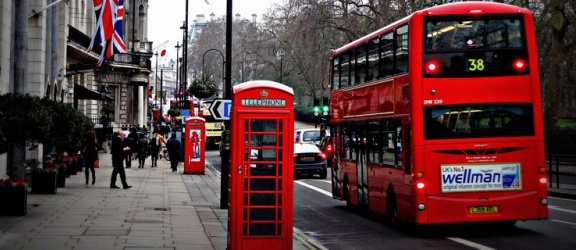 Jak znaleźć najtańszy bus do Anglii?