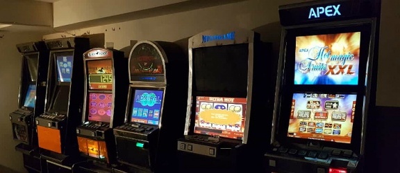 Automaty do gier zabezpieczone – policjanci weszli do nielegalnego salonu gier
