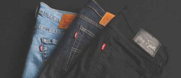 Spodnie Levi’s – dlaczego uwielbiamy jeansy?